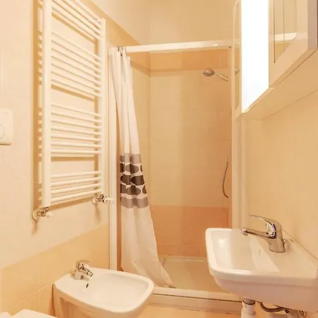 Easy Peschiera 2 Apartment