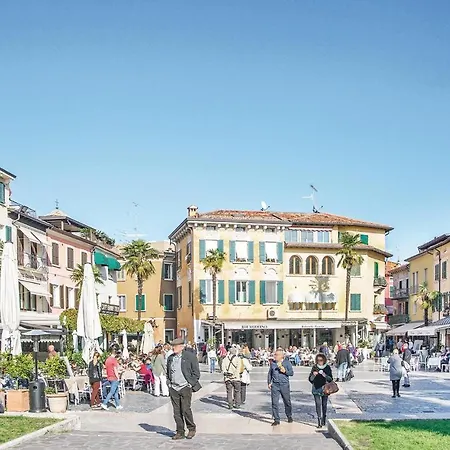Easy Peschiera 2 Apartment *